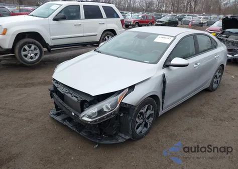 2019 Kia Forte Lxs z USA, uszkodzony, nr VIN 3KPF24AD9KE066859